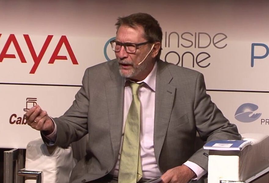 Disertación sobre el humanismo comunitario en la obra de Carlos Díaz – Juvenal Cruz Vega