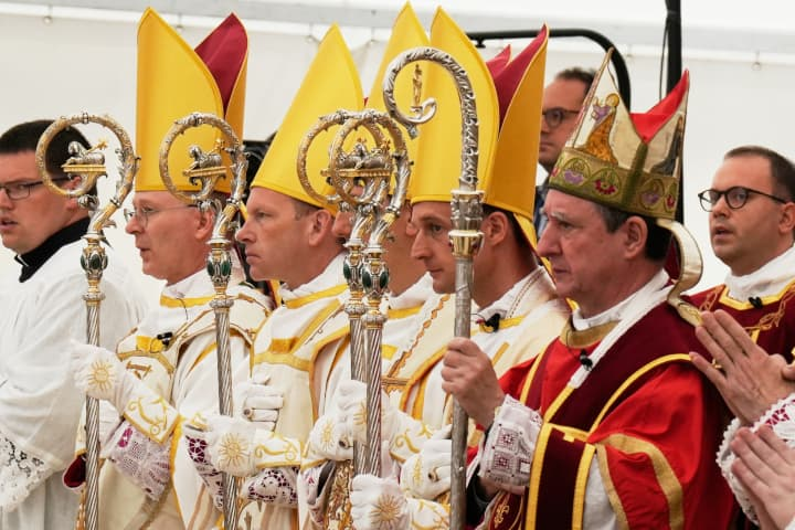 La doble ruptura en la Iglesia Católica – Juan de Dios Andrade