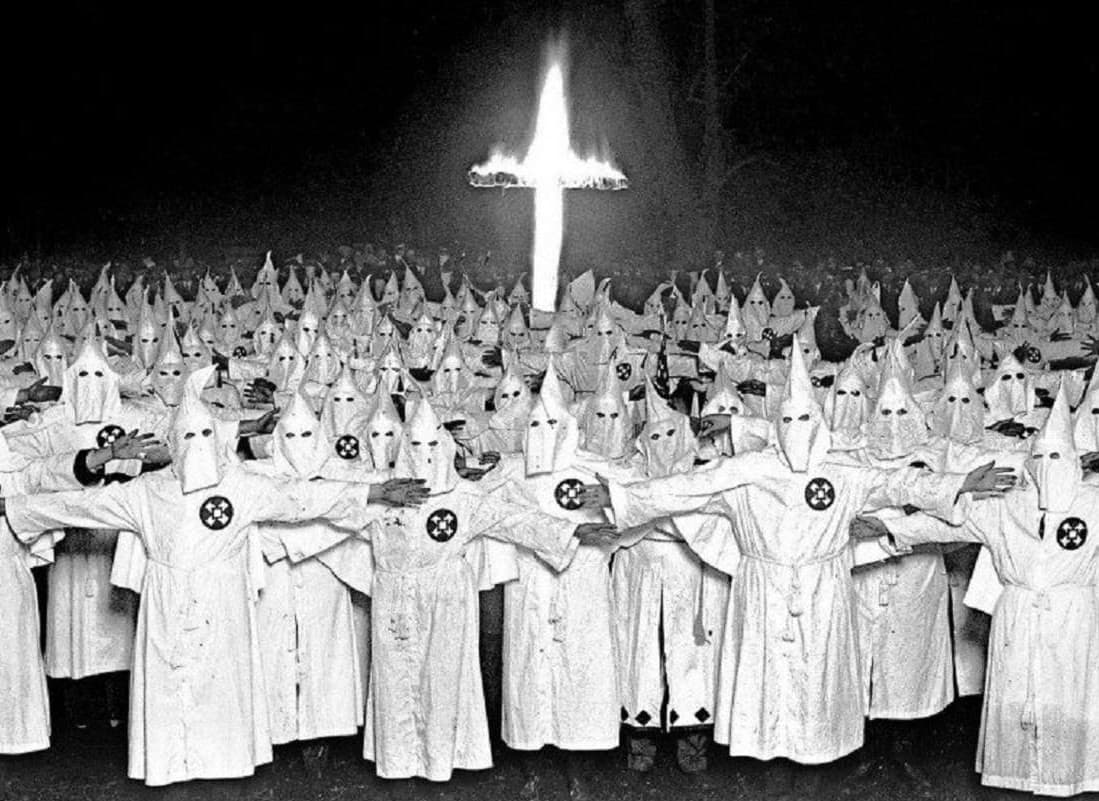 Los cristeros, Calles y el Klan